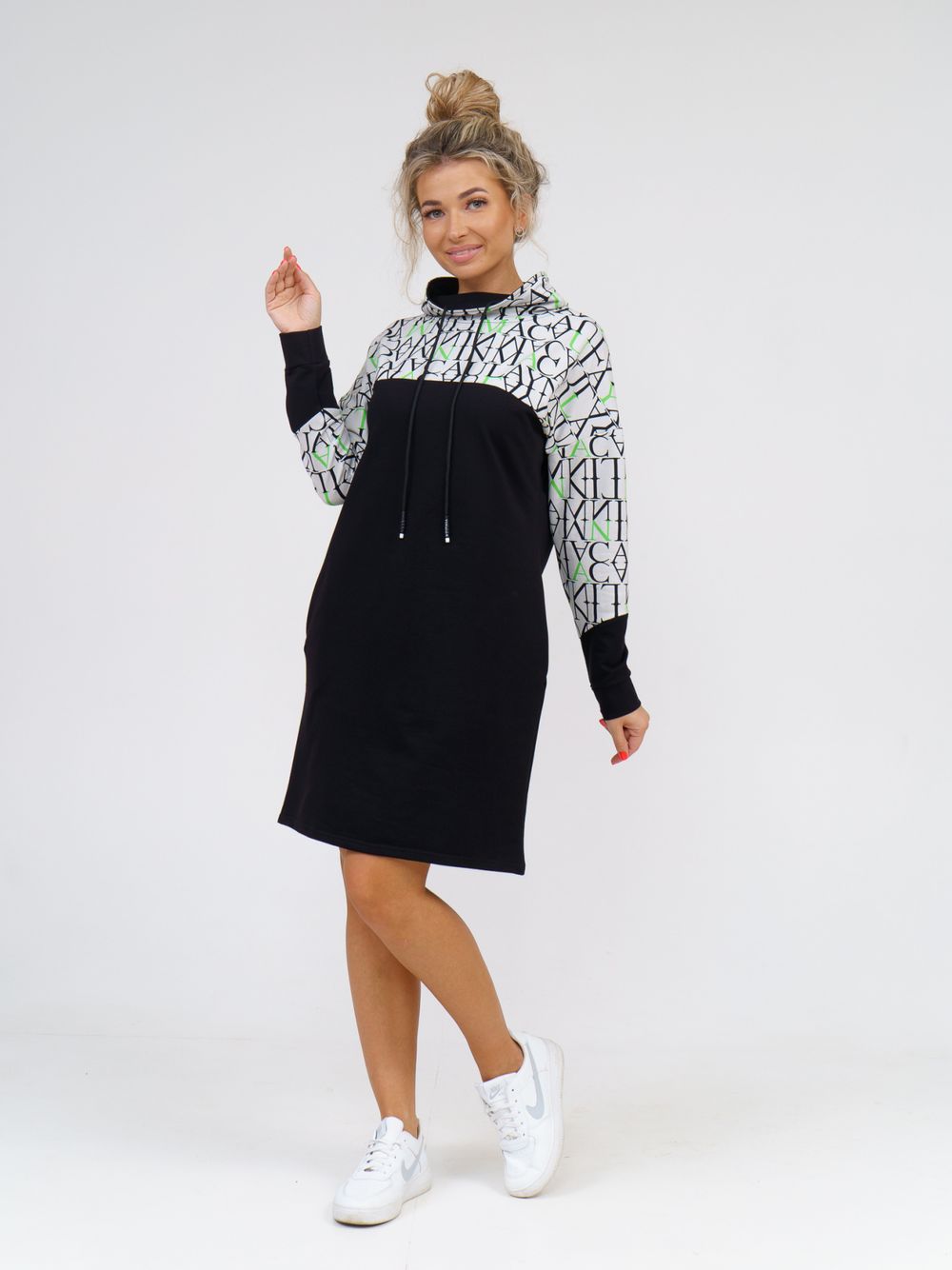 920 Платье "Черный/буквы/зеленый" SveTekst (Акция)