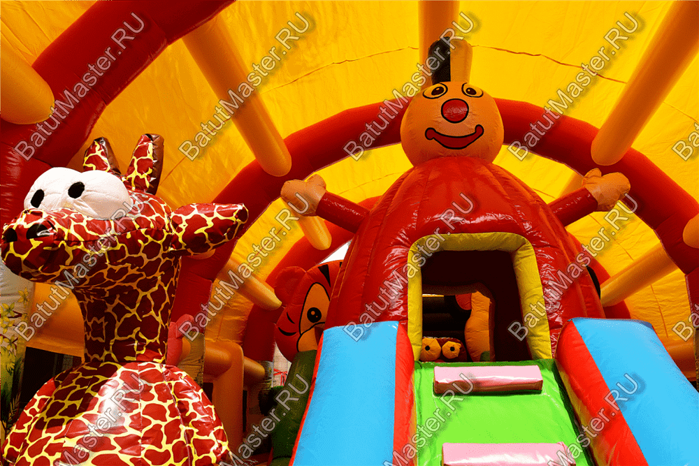 Надувной батут "Зверята с крышей 3" со скалодромом, 11*7*6 м