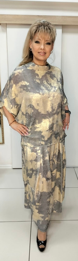 Нарядный итальянский костюм с юбкой