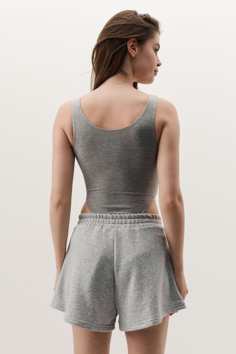 Боди с V-образным вырезом цвета серый меланж