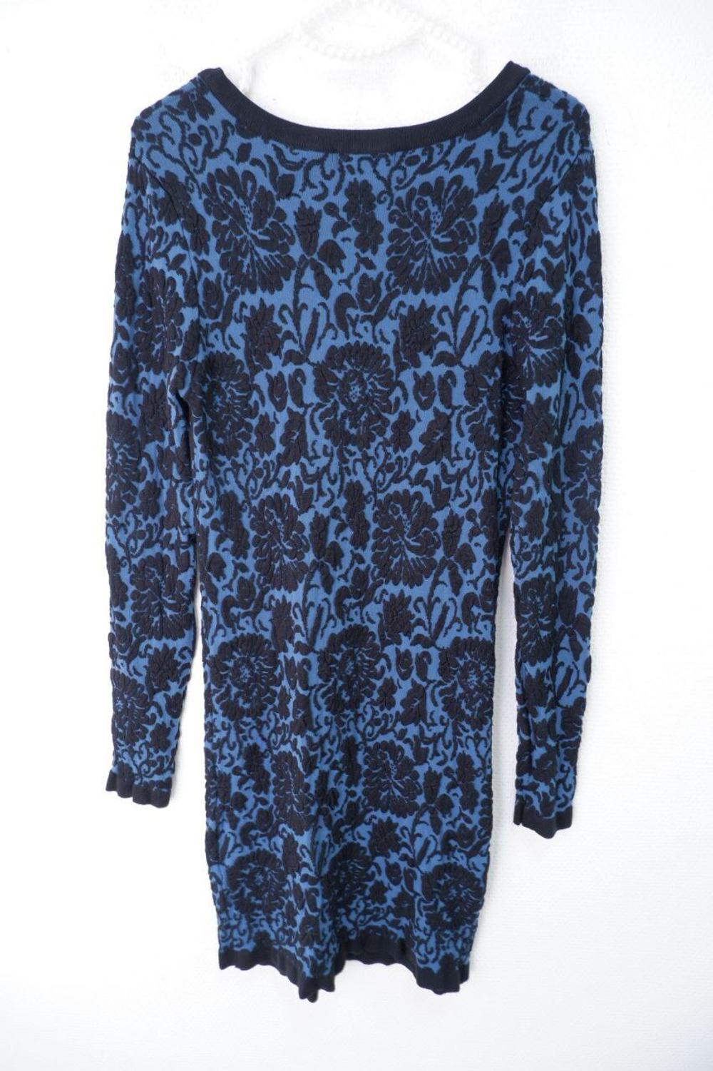 Платье Forever 21 плотное 46 размер