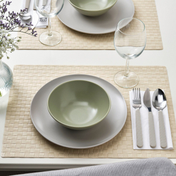 IKEA FÄRGKLAR  (ИКЕА ФÄРГКЛАР)  -  Тарелка, матовая светло-серая, 26 см