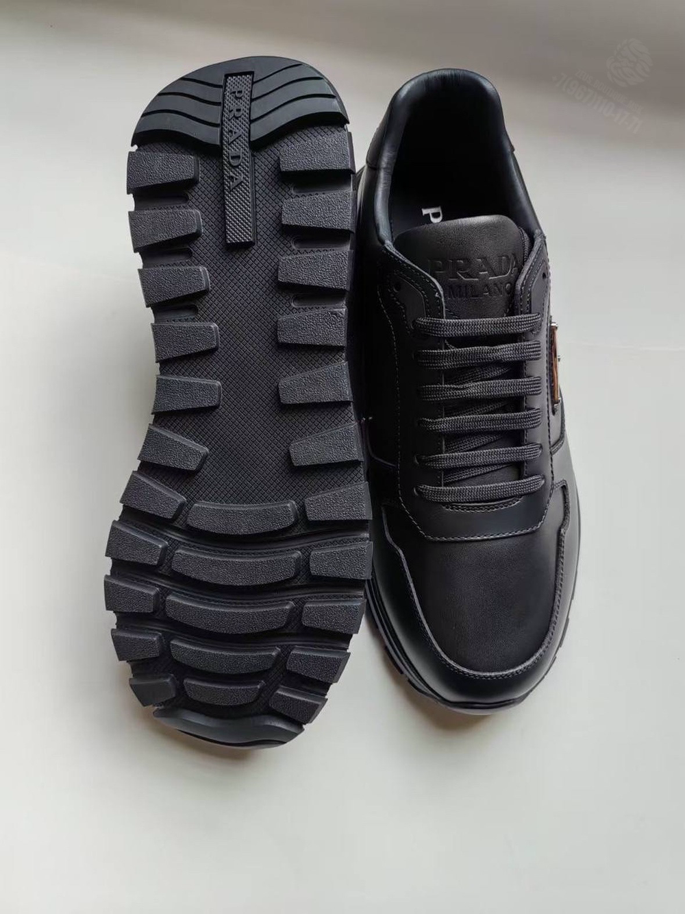 Кроссовки Prada