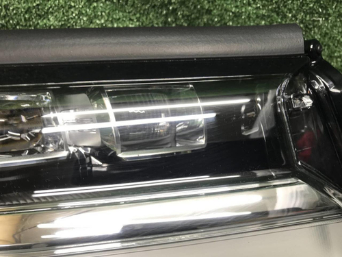 Фара правая Toyota Land Cruiser 300 (2021-н.в.) LED