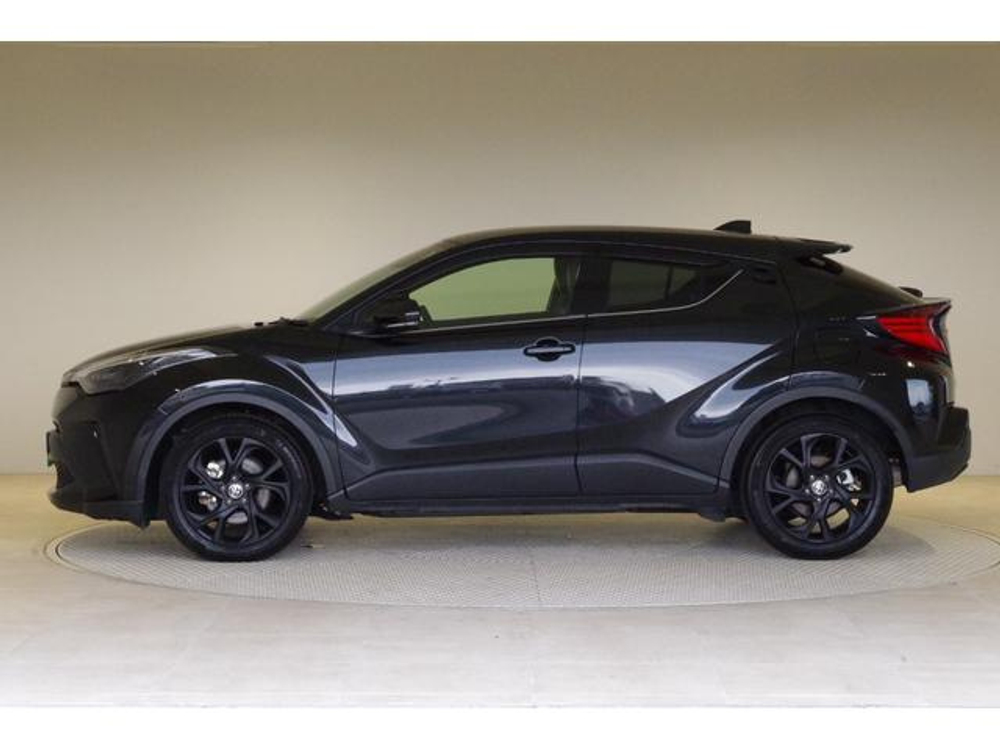TOYOTA C - HR 2022 г.