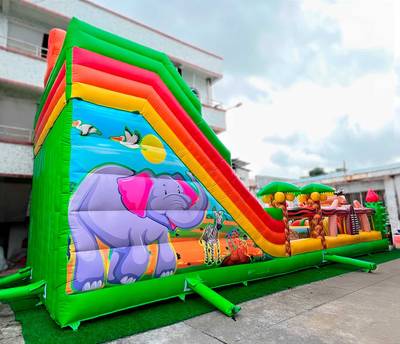 Коммерческий надувной батут "Сафари Ультра", 14*6*7,5 м.