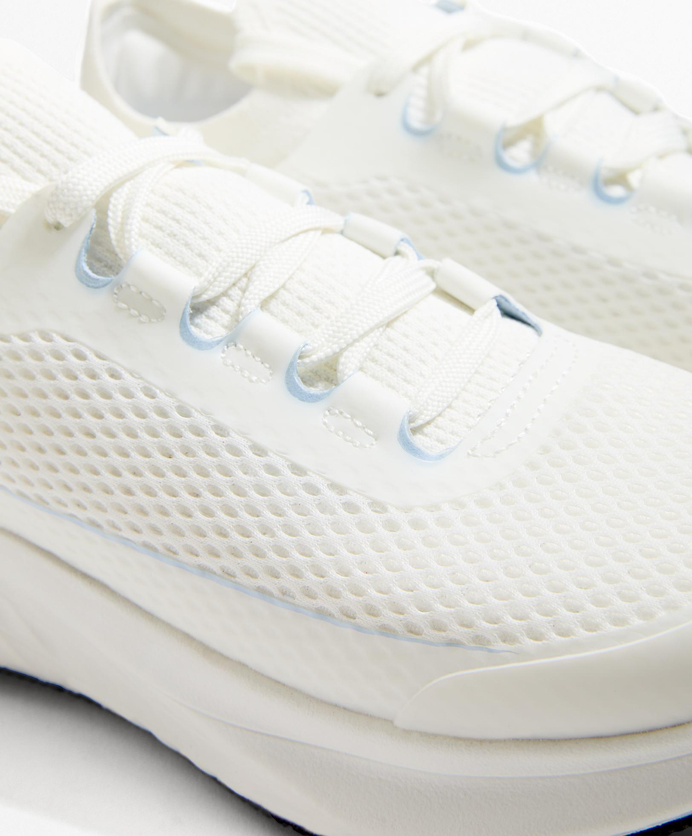 Oysho Универсальные кроссовки для повседневной носки и прогулок, белый