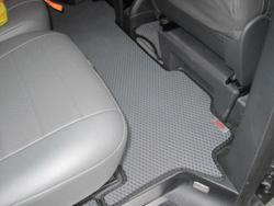 Автоковрики для VW Caravelle T5, T6, 8 мест, короткая база, сдвижная правая дверь
