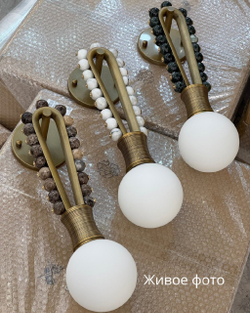 Акцентные настенные светильники с декоративными элементами ✨