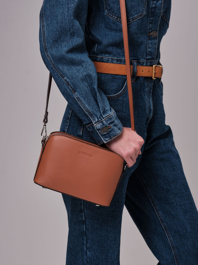 Сумка кожаная на плечо кросс-боди коричневая