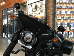Sport Glide Harley-Davidson Softail Vivid Black 2021