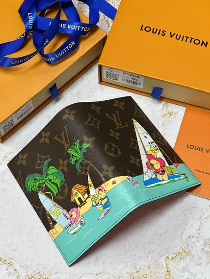 Обложка для паспорта Louis Vuitton Vivienne