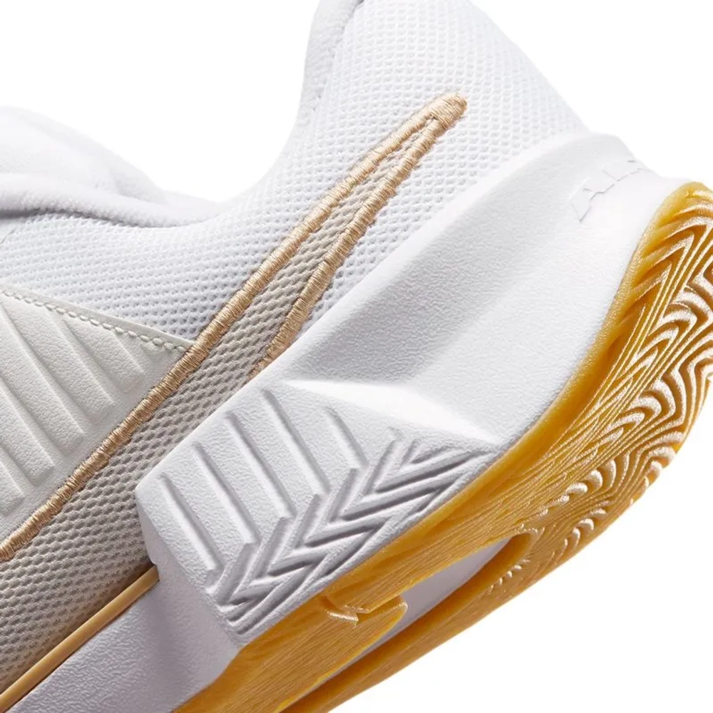 Женские теннисные кроссовки Nike Zoom GP Challenge Pro - white/lt orwood/summit white/linien