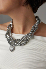 Колье "Одри" переплетеные нити серого жемчуга Майорка с большим сердцем из цирконов, оттенок серебро