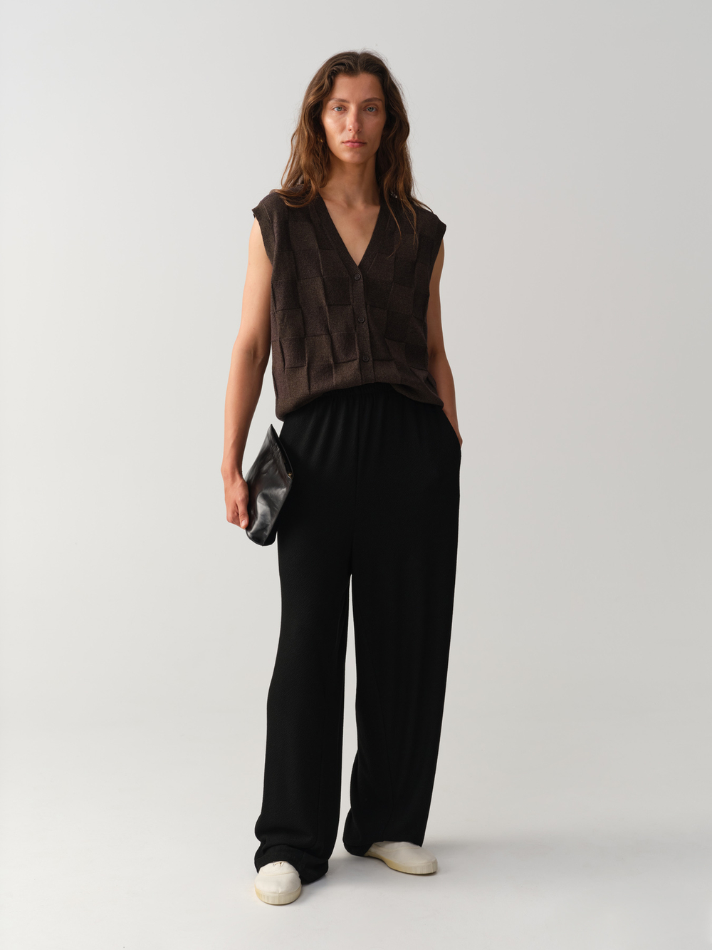 Жилет вязаный