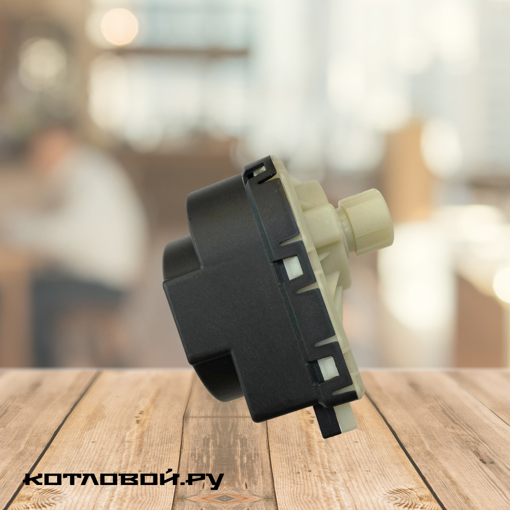 Мотор трехходового клапана Chunhui 220v 7.5mm широкий (для Ariston) 61302483