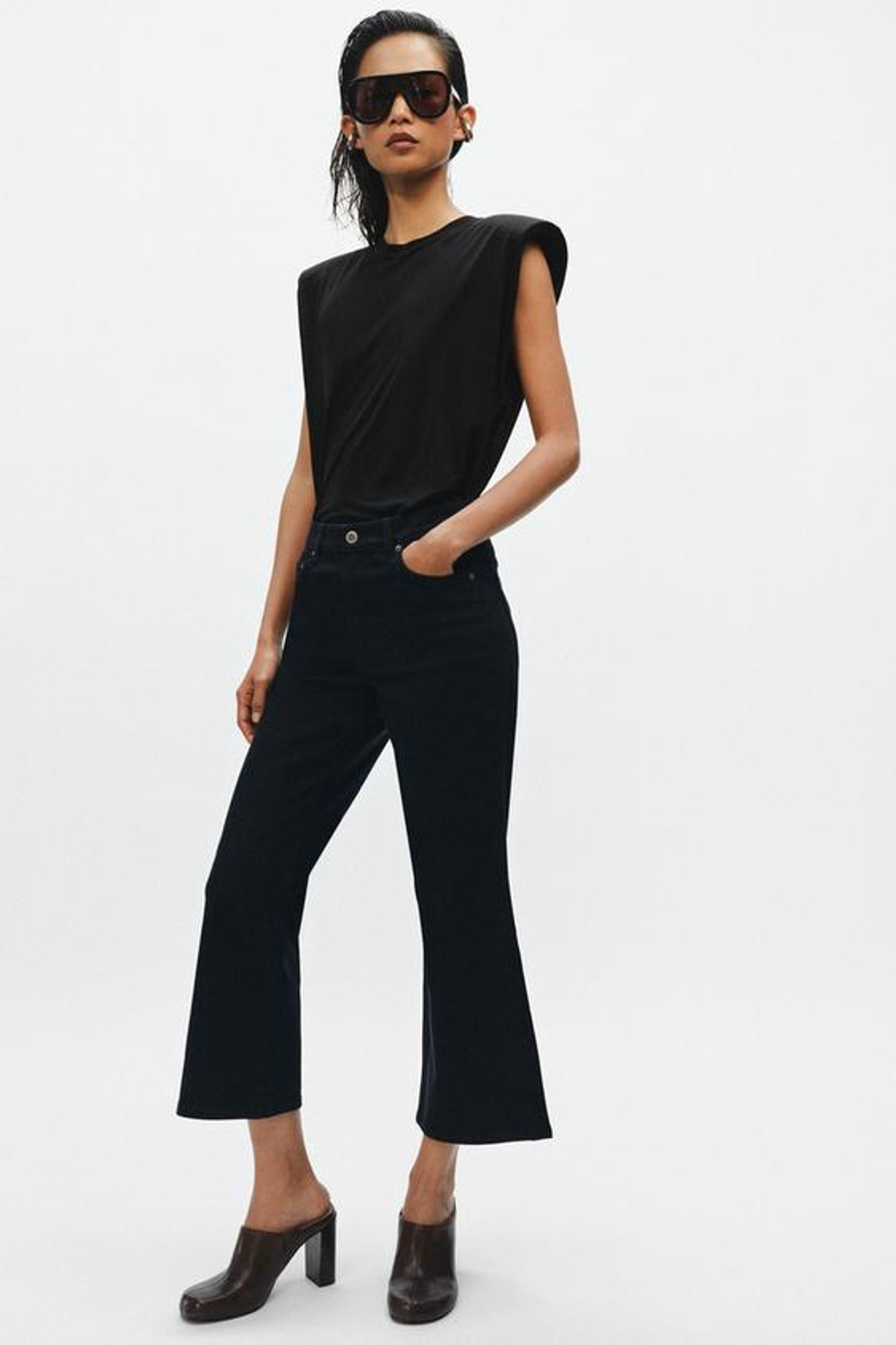ZARA УКОРОЧЕННЫЕ ДЖИНСЫ-КЛЕШ СО СРЕДНЕЙ ПОСАДКОЙ — ZW COLLECTION, МОРСКОЙ СИНИЙ