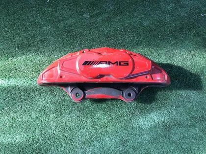 Суппорт тормозной передний правый Mercedes CLA C117 (2013-2019) AMG