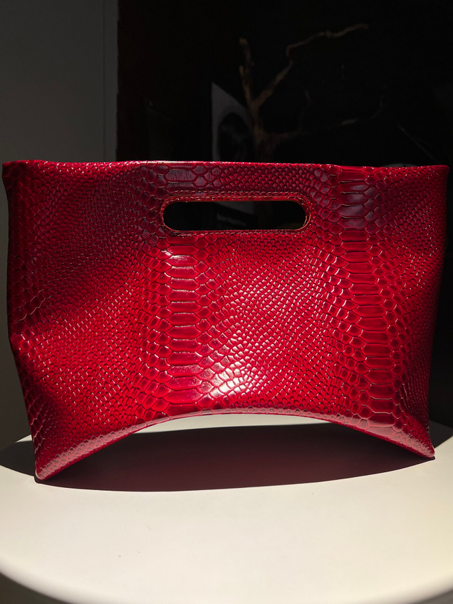 Сумка Луна питон кармин