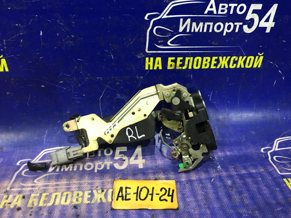 Замок двери задней левой TOYOTA MARINO 1992