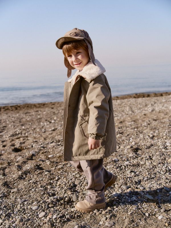 Парка демисезонная с меховым воротником 