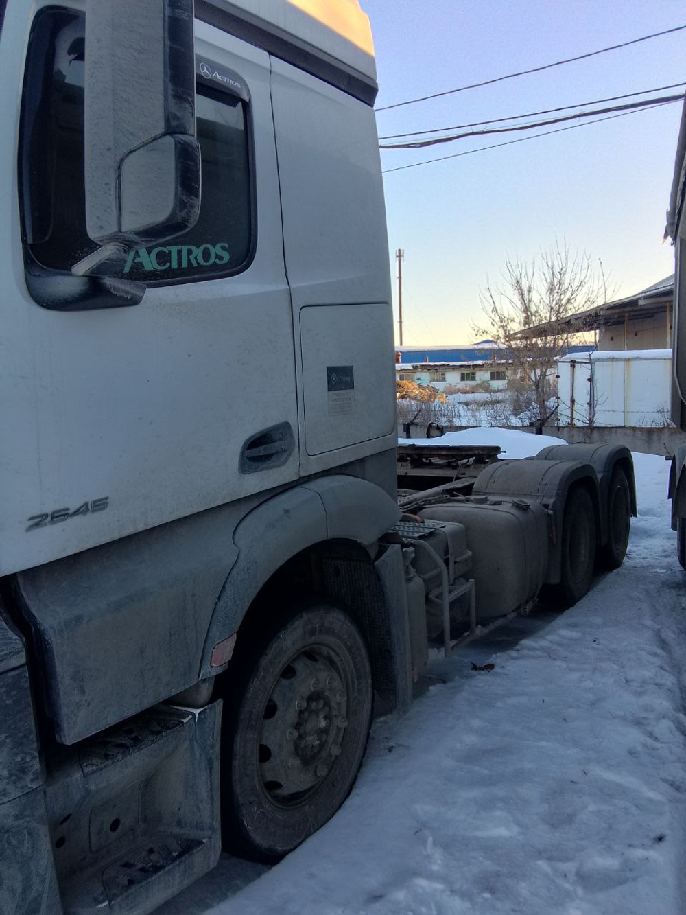 Mercedes-Benz Actros 6x4 Седельный тягач 2645 LS (Дизельный, 12,8 л, 449 л.с., МТ)