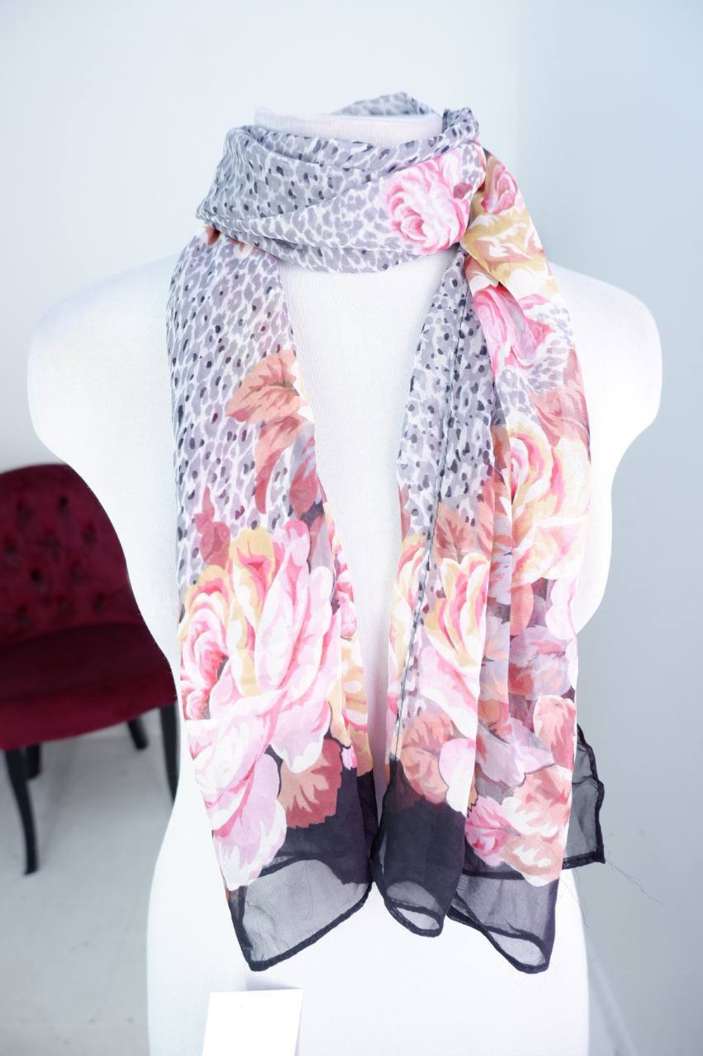 Шарф шелковистый