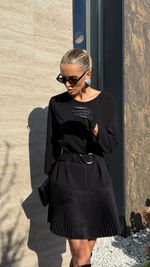 Платье с юбкой плиссе