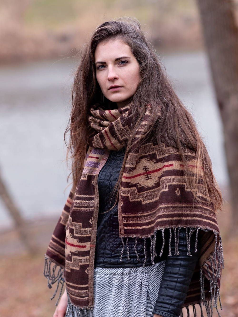 Шерстяной палантин с этно орнаментом