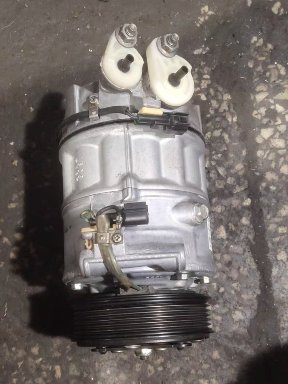 Компрессор кондиционера Land Rover Discovery 3/4, Range Rover Evoque, Freelander 2, Jaguar XF/XJ/XE