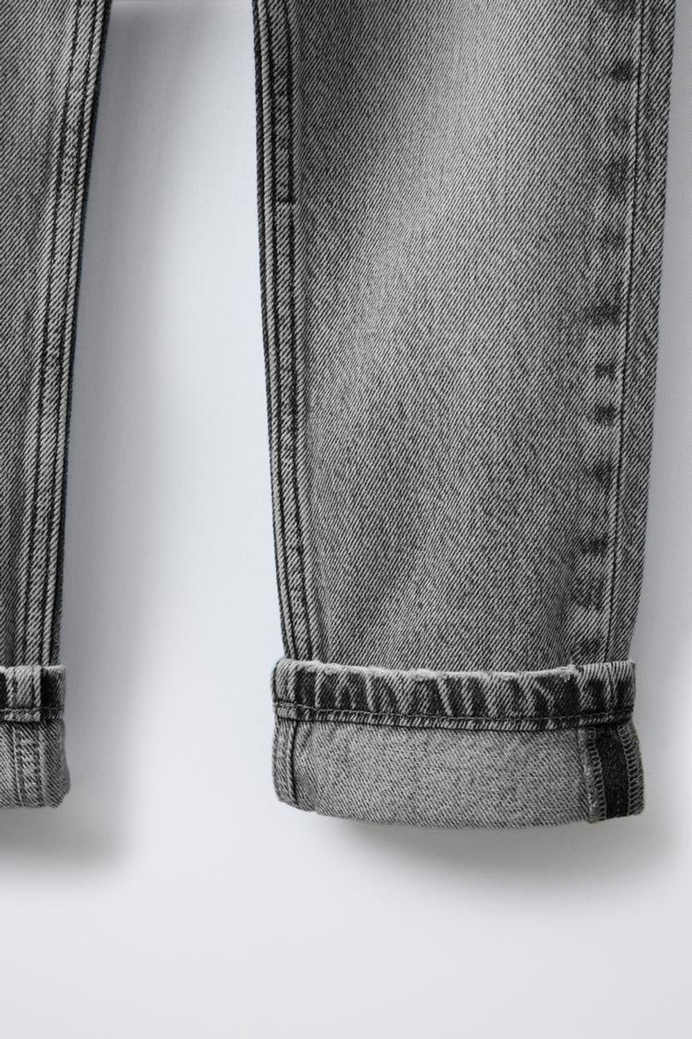 ZARA ДЖИНСЫ ПРЯМОГО КРОЯ, СЕРЫЙ