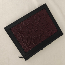 Книга в переплете из натуральной кожи "Великие имена России" в футляре