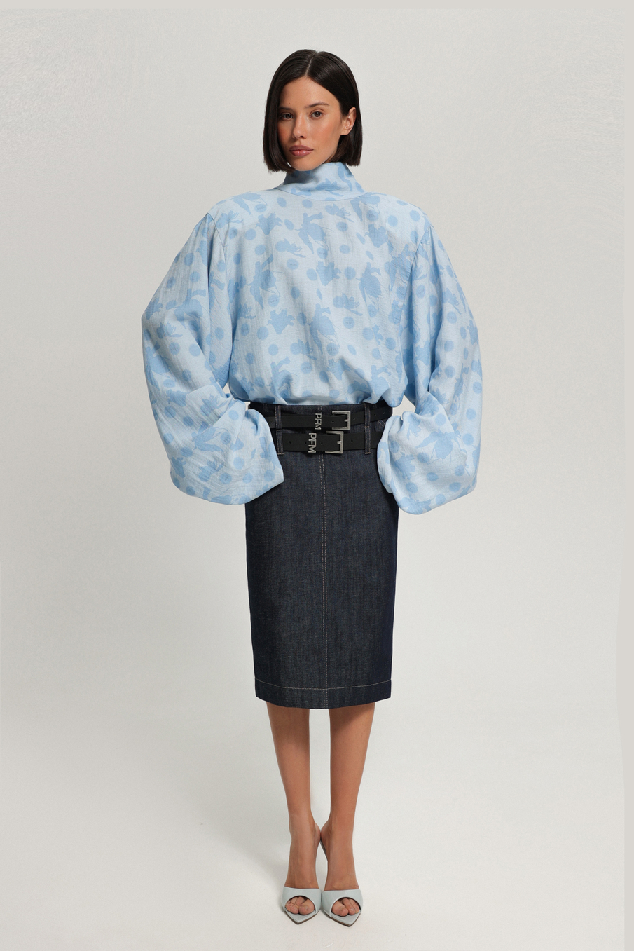 Блуза с подплечниками