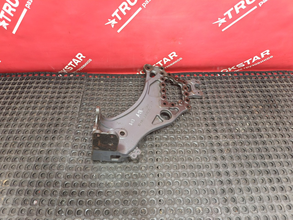 Кронштейн рессоры передний правый