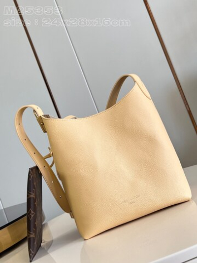 Louis Vuitton Low Key Hobo PM