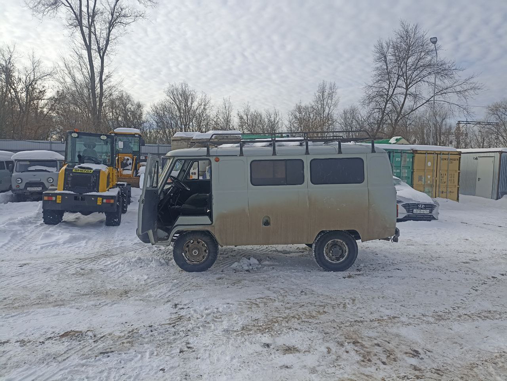 UAZ 3909* Грузопассажирский 390995 (Грузопассажирский, 4+1 мест, без ABS, Бензиновый, 2,7 л, 112 л.с