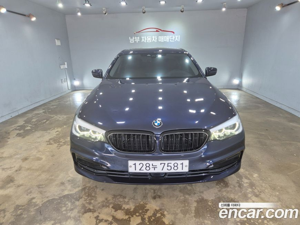 BMW 5 Series (G30) 520i Luxury (02.2020)