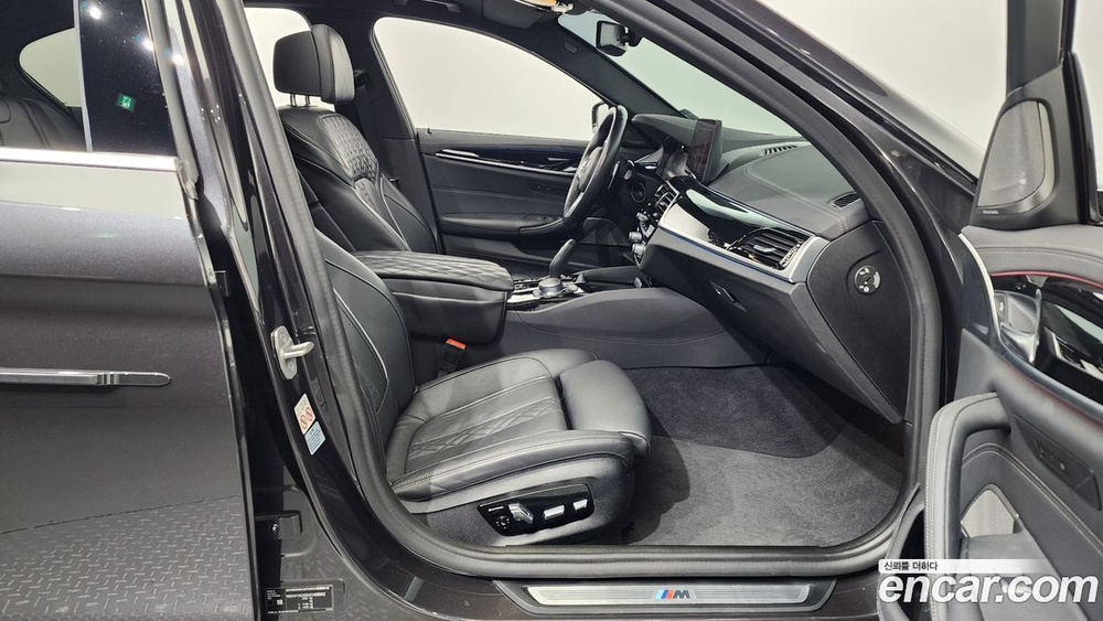 BMW 5 Series (G30) 530e M Sports (07.2021)
