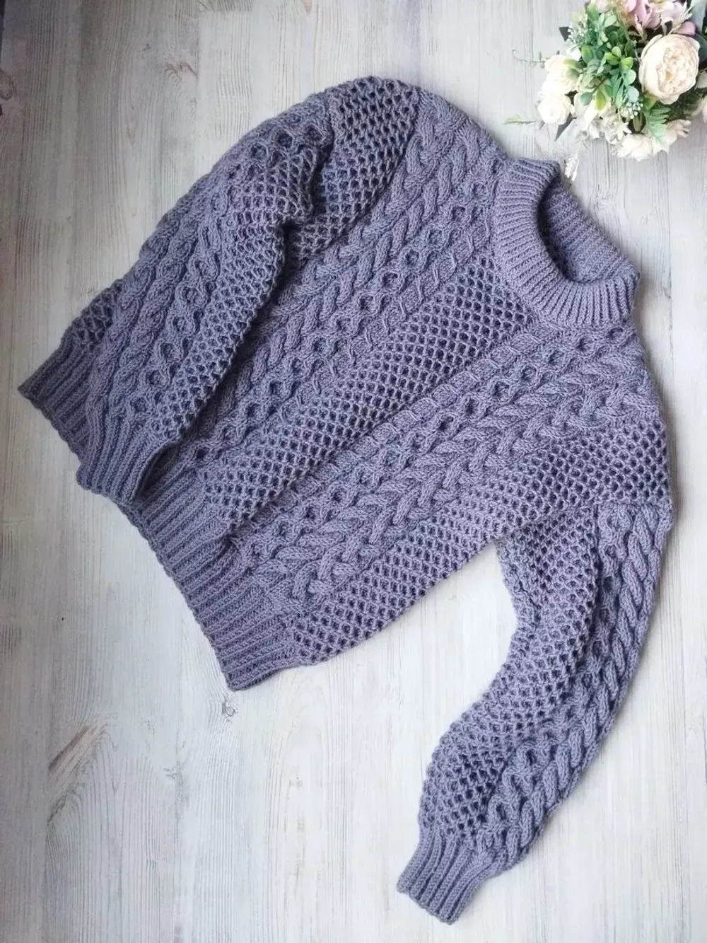 Мужской свитер ручной работы