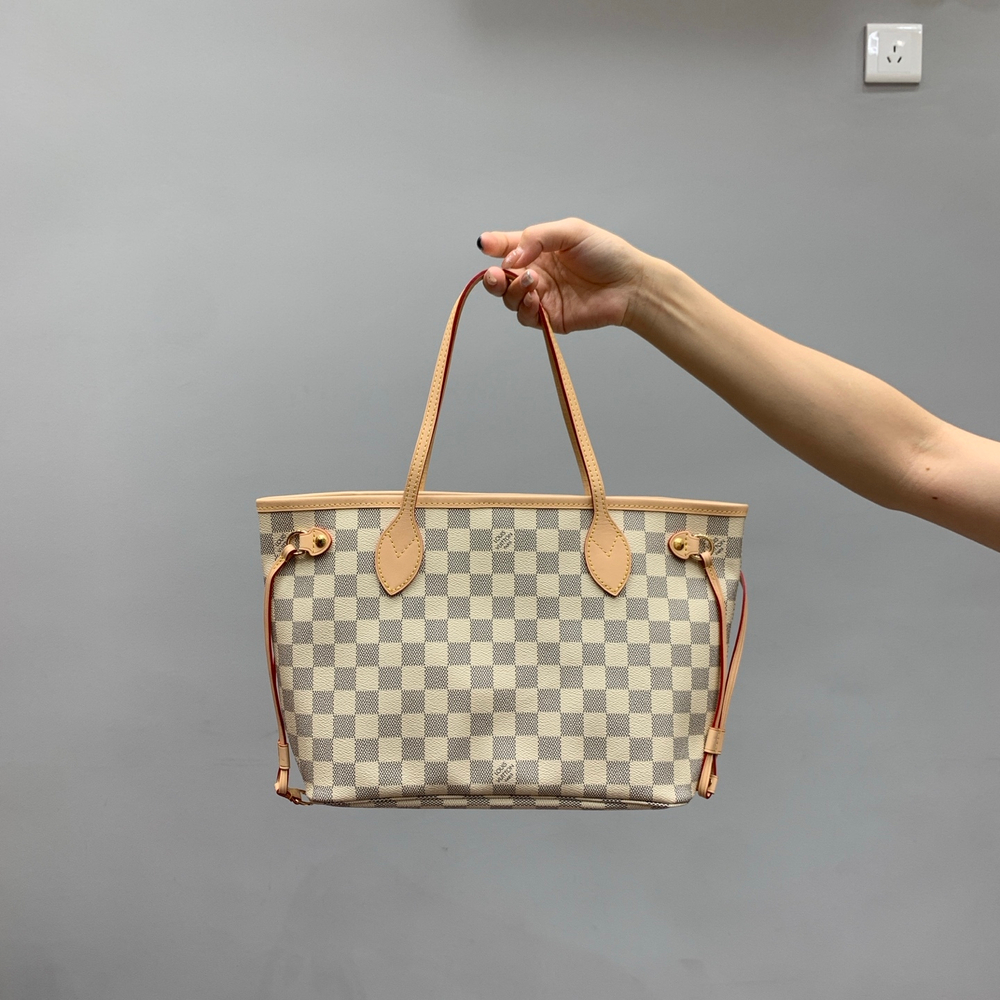 Louis Vuitton Neverfull PM