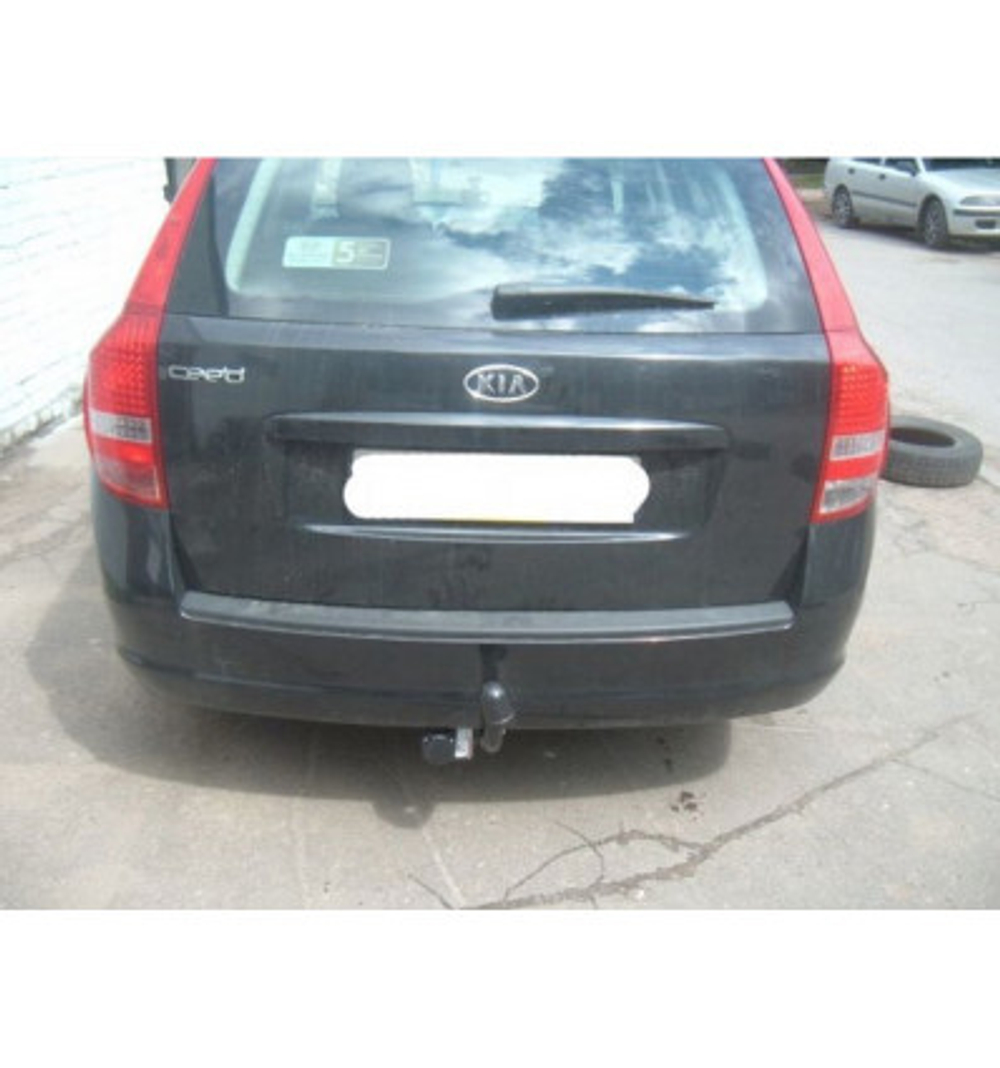 Фаркоп Oris на Kia Ceed Sporty Waqon 2007/10- (паспорт и сертификат в комплекте,без электрики) 6736-A