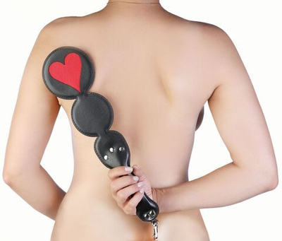 Шлёпалка Черви с анальным плагом (Цвет: черный с красным)