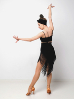 Короткий топ с гипюром