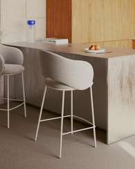 Полубарный стул Maina 65 см, плотный бежевый шенилл, бежевые ножки