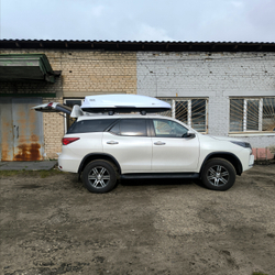 Автобокс Way-box Gulliver 700 на крышу Toyota Fortuner
