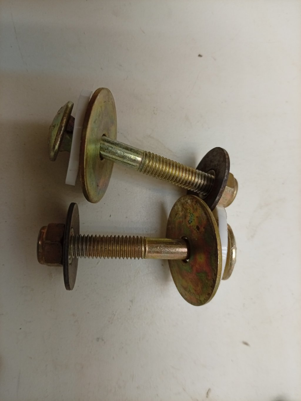 WDN2067WF кт37 Крепеж и хомуты для стиральной машины Indesit б/у