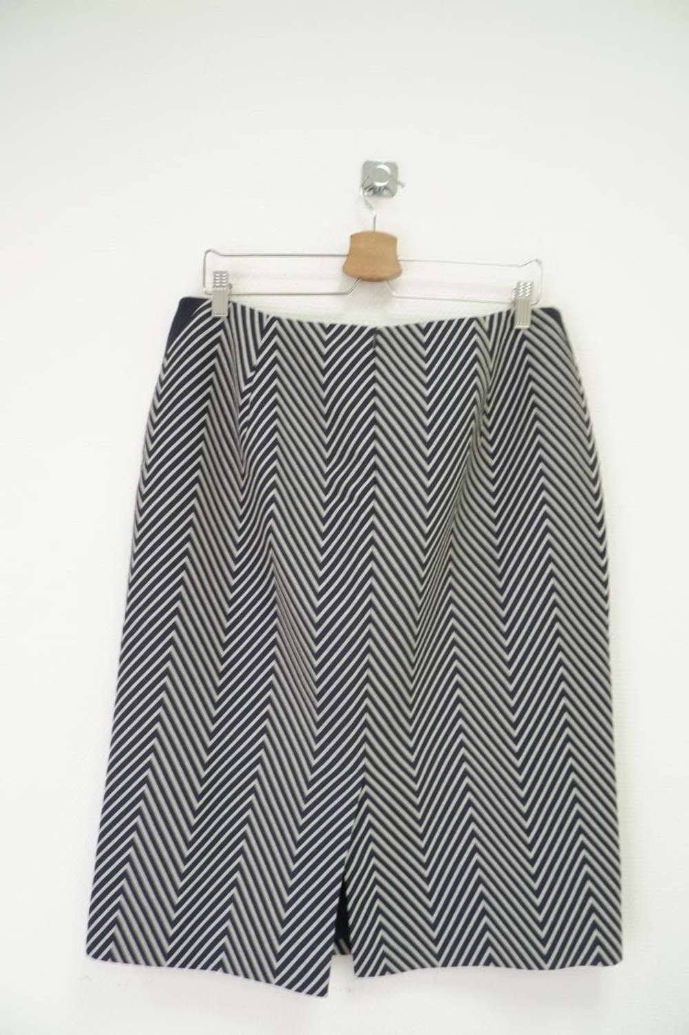 Костюм CATERINA LEMAN  деловой 48 размер