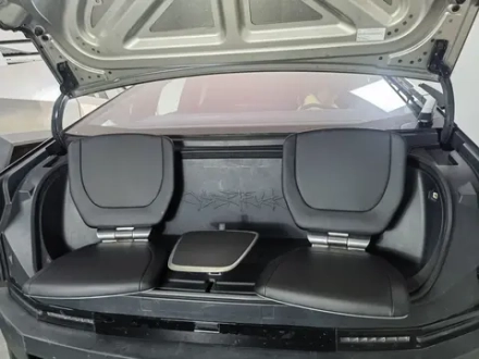 Выдвижные сиденья в багажник для Tesla Cybertruck 2023+ Тесла Кибертрак Сидения