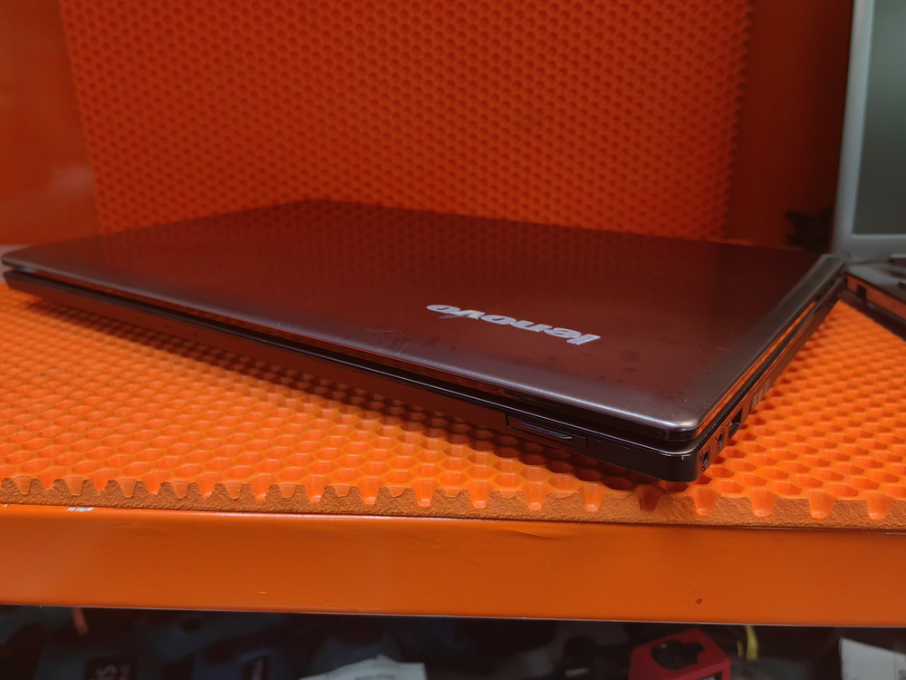 Ноутбук Lenovo z585