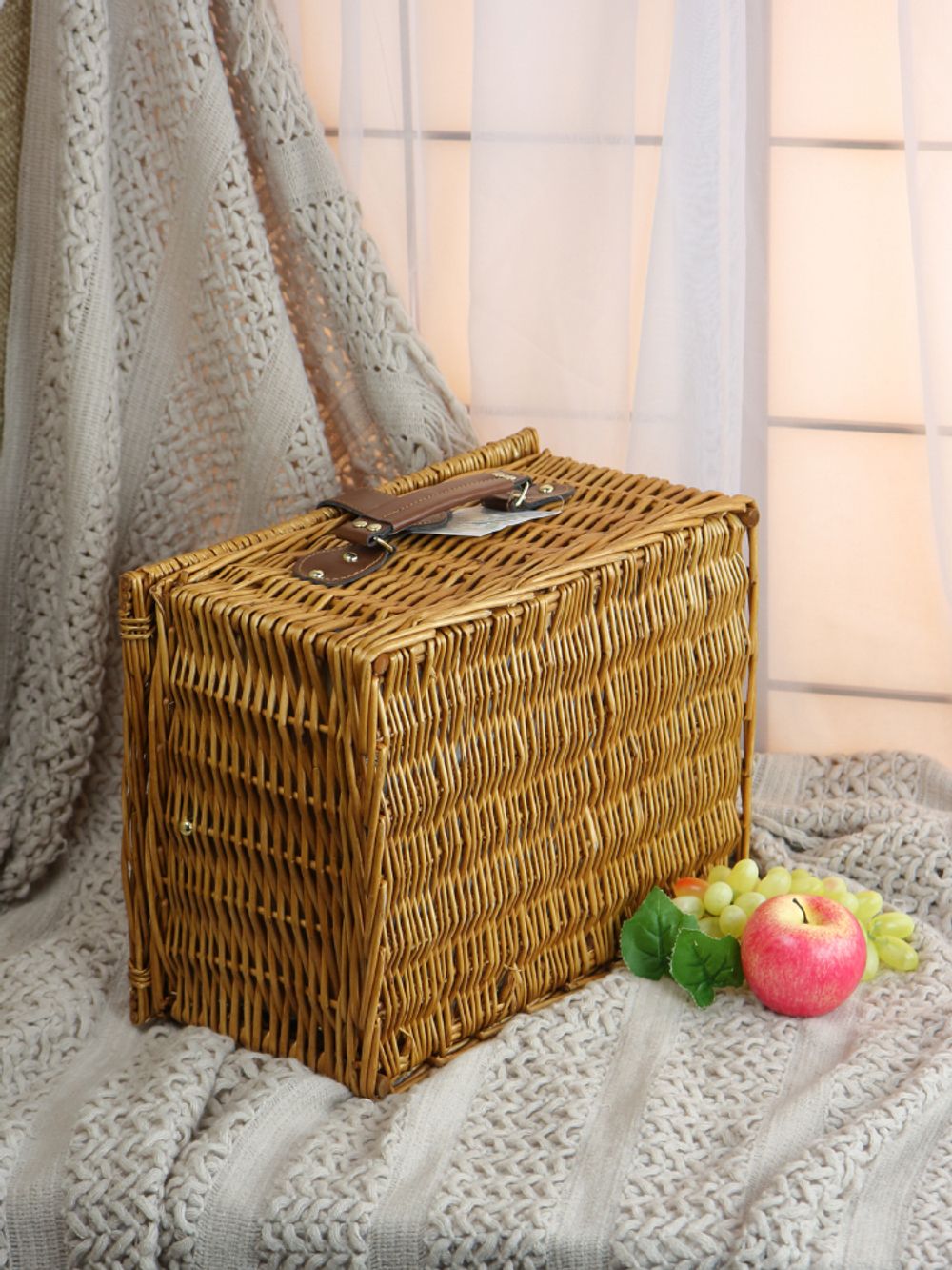 HOLYDAY BASKET Набор для пикника с термосумкой и пледом на 4 персоны